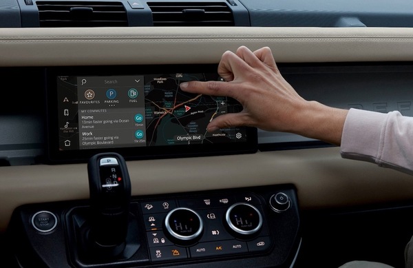 Land Rover Defender al CES 2020, due modem sono meglio di uno