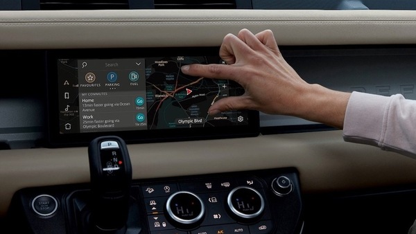 Land Rover Defender al CES 2020, due modem sono meglio di uno