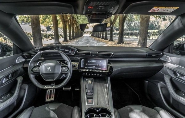 Peugeot 508 BlueHDi 160: il test a Milano
