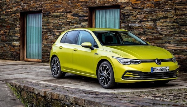 Nuova Volkswagen Golf GTI, sfuggita la prima immagine