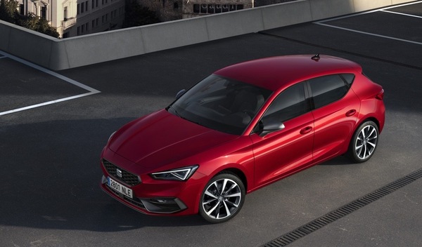 Nuova Seat Leon, ibrido e Adas avanzati tra gli spigoli vivi