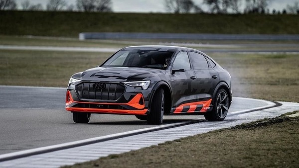 Audi e-tron S, tre motori elettrici per suv e Sportback