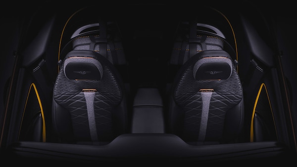 Bentley Mulliner Bacalar rivela l'essenza cabrio due posti