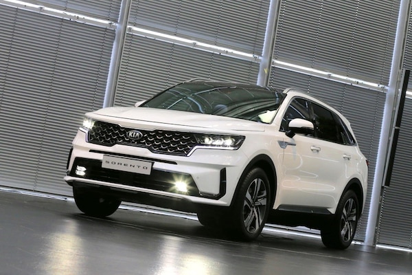 Nuova Kia Sorento, due volti Hybrid oltre al diesel aggiornato