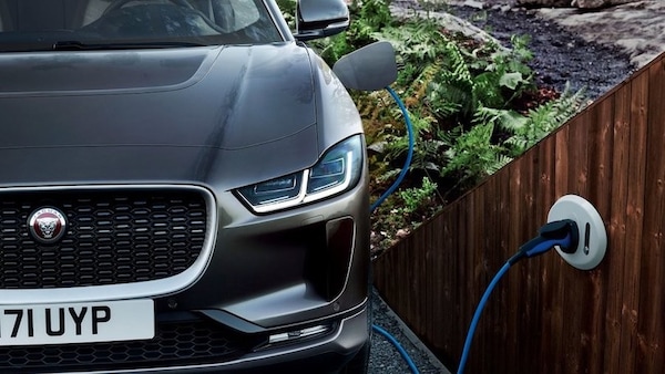 Jaguar-Land Rover, 3 elettriche in arrivo
