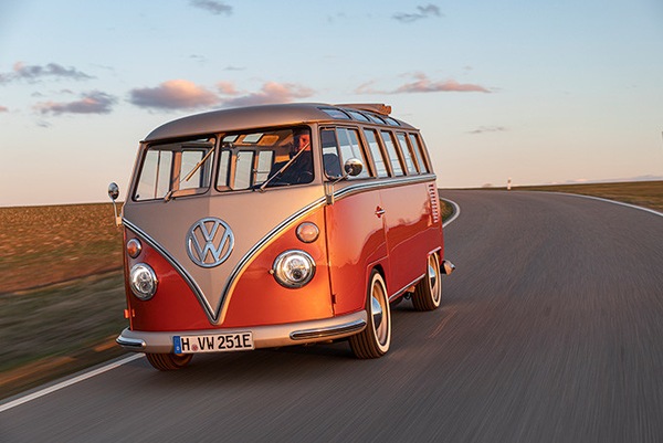 Volkswagen e-Bulli, restomod elettrico per il pulmino