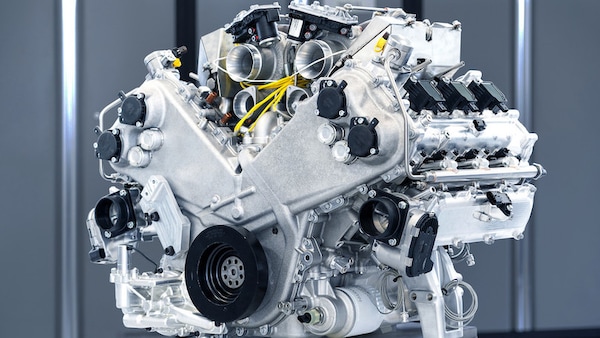 Aston Martin, le prime caratteristiche del motore ibrido V6