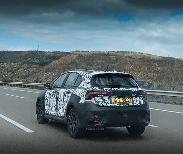 Fiat Tipo Cross, nuovo allestimento con il restyling
