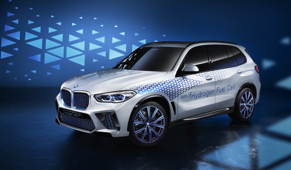 BMW presenta le caratteristiche dell'elettrico a idrogeno
