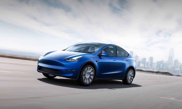 Tesla, con Direct Drop consegna auto nuove a casa