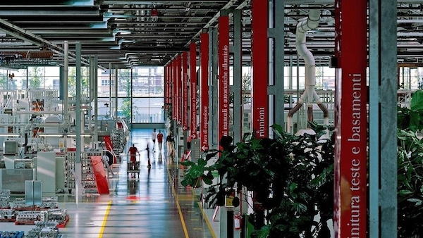 Coronavirus, Ferrari: i clienti donano 1 milione di euro