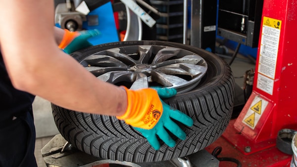 Cambio pneumatici invernali-estivi, si può andare dal gommista