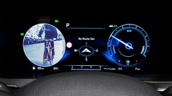 Nuova Kia Sorento, l'angolo cieco diventa visibile