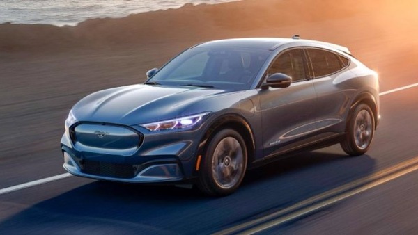 Mustang Mach-E, aggiornamenti over the air