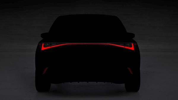 Nuova Lexus IS, inizia il conto alla rovescia