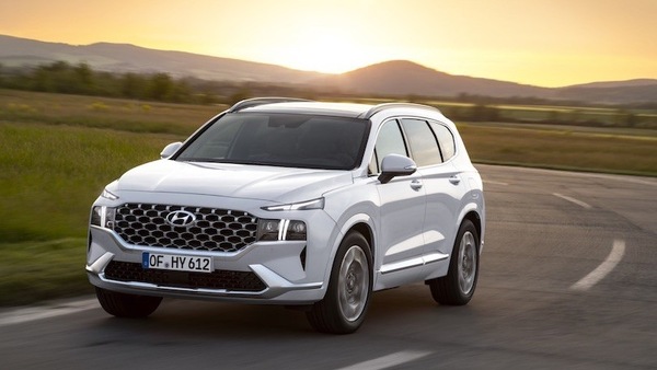 Nuova Hyundai Santa Fe, l'ibrido guida la carica di innovazioni