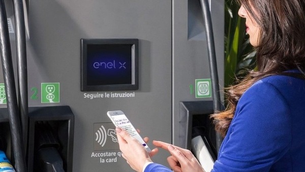 Enel X porta a 30mila i punti di ricarica per veicoli elettrici
