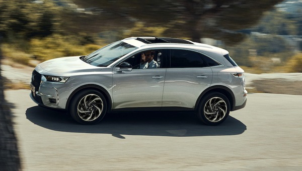 DS 7 Crossback ibrida plug-in, arriva la 225 oltre E-Tense 4x4