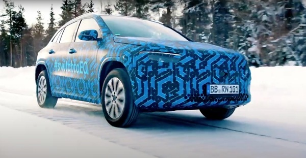 Mercedes EQA, test sulla neve per il Suv elettrico