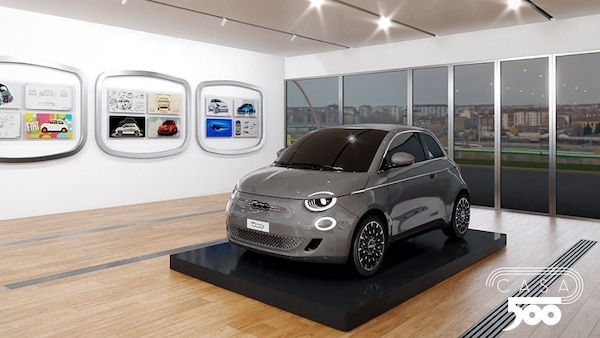 Fiat 500 compie 63 anni e si mette in mostra con Virtual Casa 500