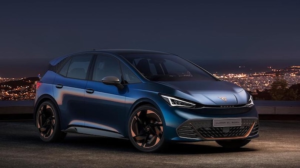 Cupra El Born si differenzia da Seat e prepara il debutto nel 2021