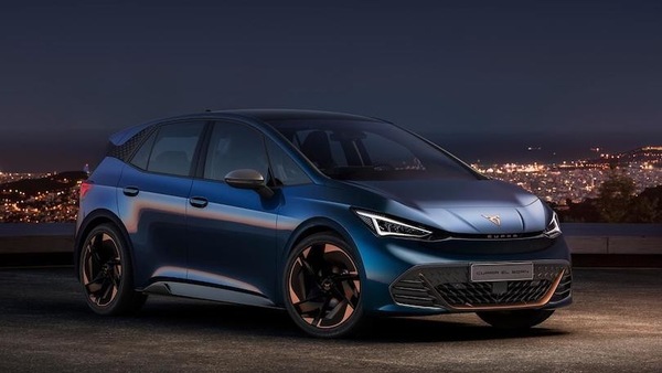 Cupra El Born si differenzia da Seat e prepara il debutto nel 2021