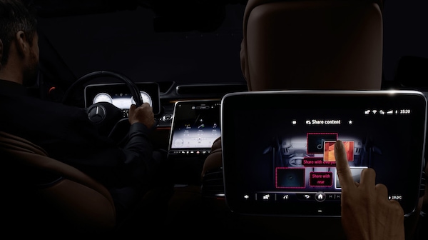 Nuova Mercedes Classe S, MBUX all'avanguardia con 3D, AR e Oled