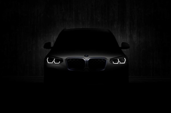 BMW iX3, ultimo teaser prima del debutto del SAV elettrico