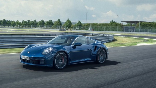 Nuova Porsche 911 Turbo, da Mezger a un passo dai 600 cavalli