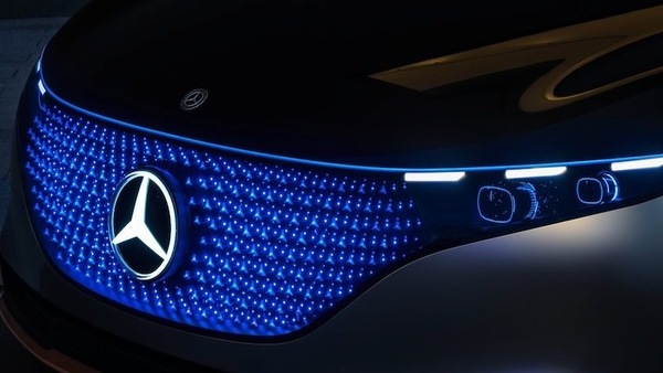 Mercedes, EQE non solo berlina: sarà crossover stile Classe R