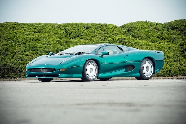 Jaguar XJ220: la sua storia