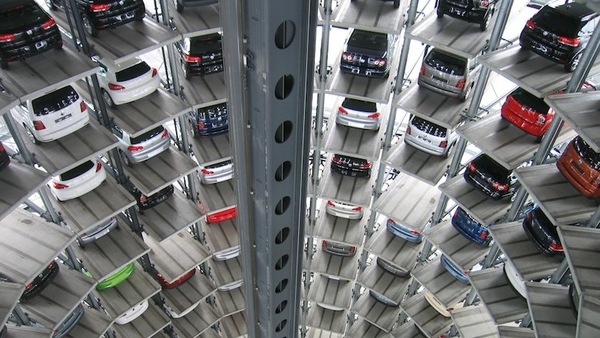 Mobilità post Covid: l'auto è il mezzo preferito, crescono le elettrificate