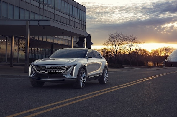 Nuovo Cadillac Lyriq, ecco il crossover elettrico di lusso con 480 km d'autonomia
