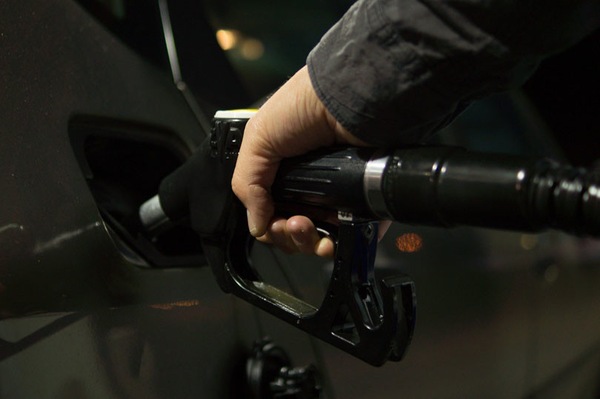 Diesel: entro il 2030 prezzi alti come per la benzina