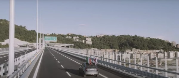 La Nuova Fiat 500 sfila sul Ponte San Giorgio di Genova