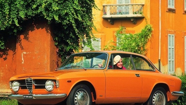 Una dolce favola tra amore e motori