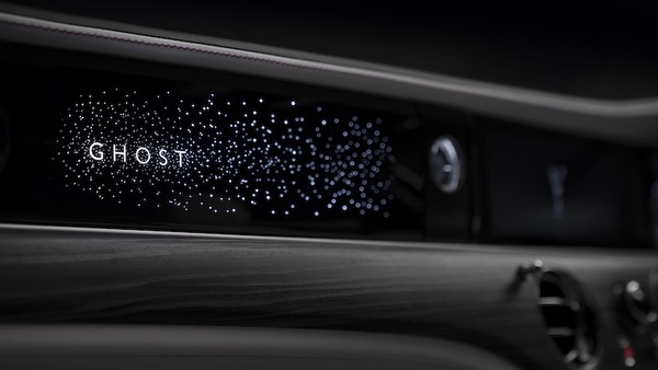 Rolls Royce Ghost, dopo il cielo stellato ecco l'Illuminated Fascia
