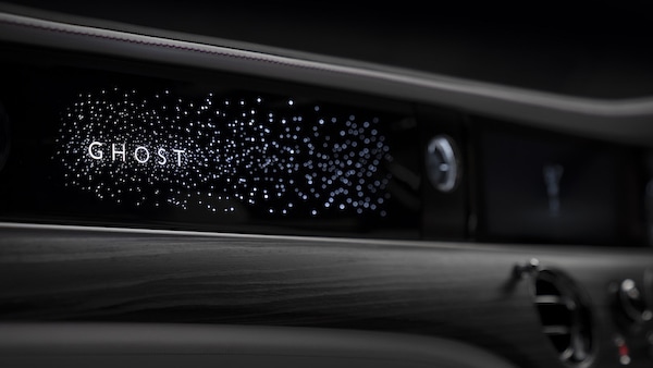Rolls Royce Ghost, dopo il cielo stellato ecco l'Illuminated Fascia