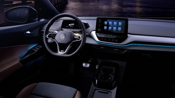 Volkswagen ID.4, il SUV elettrico svela gli interni