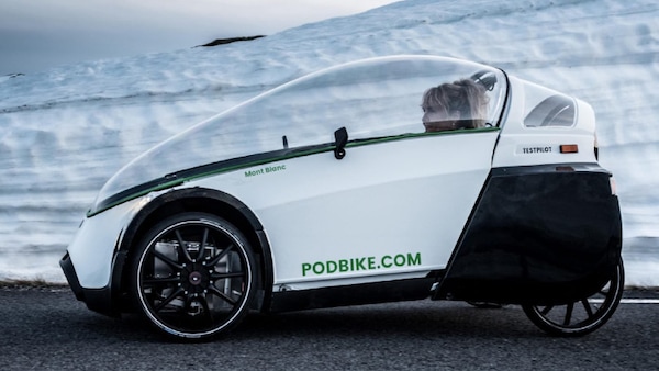 PodBike Frikar, ecco l'auto elettrica a pedali come quella dei Flintstones