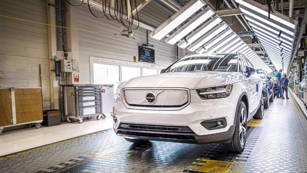 Volvo XC40 Recharge, al via la produzione dell'elettrica