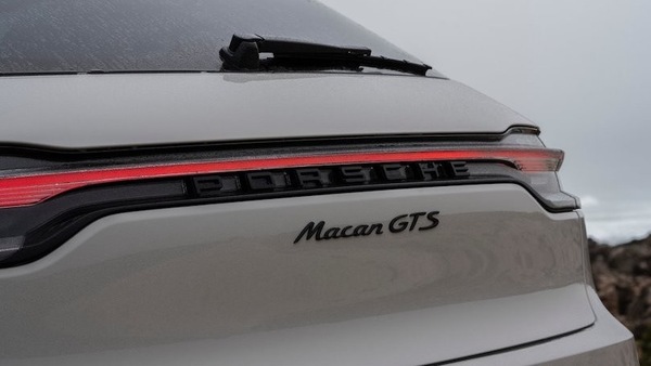 Porsche Macan elettrica muove i primi passi