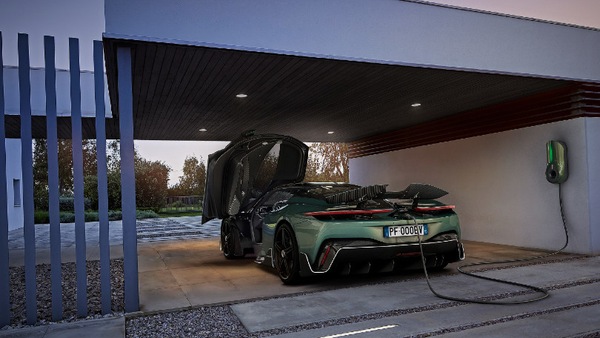 Pininfarina, wall box personalizzata e ricariche gratis con la Battista