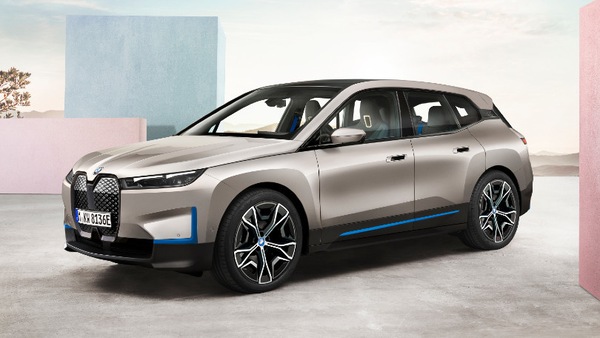 BMW iX, prosegue lo sviluppo del SAV che reinventa l'elettrico VIDEO