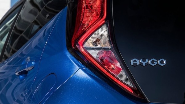 Nuova Toyota Aygo, su strada i primi muletti