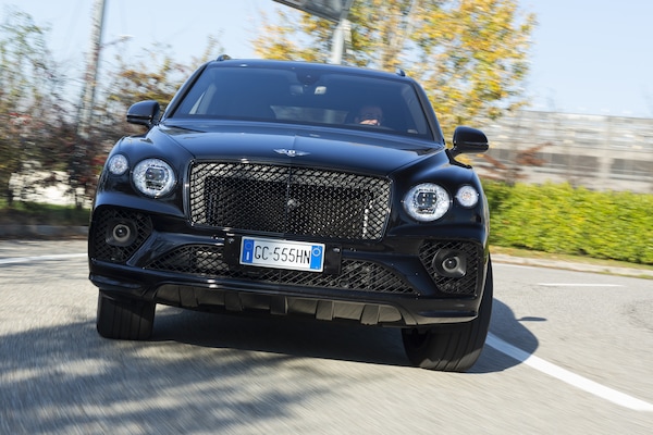 Bentely Bentayga, V8 da 542 cv alla prova