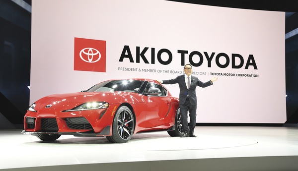 Toyota, Akio Toyoda sull’auto elettrica: sopravvalutata e pericolosa per l’industria