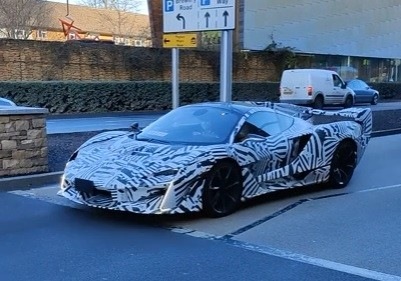 McLaren Sabre 2020, avvistata la nuova hypercar da pista VIDEO