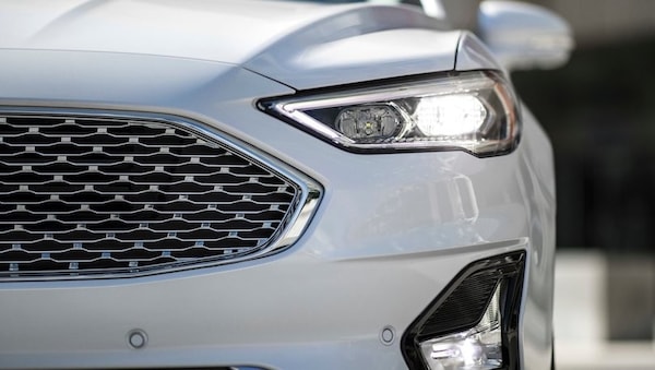 Nuova Ford Mondeo rivela le forme crossover