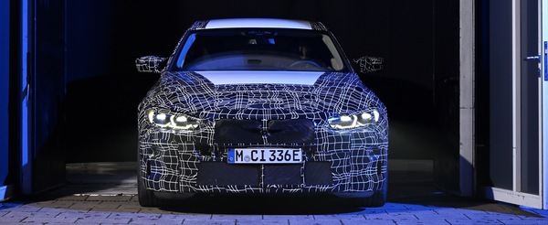 BMW i4, primo teaser per la Gran Coupé elettrica